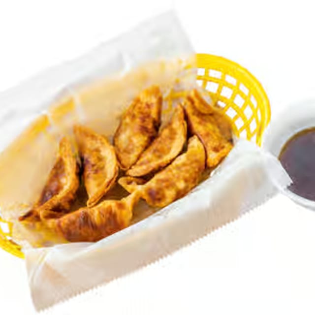 Fried Dumplings (6 pcs).